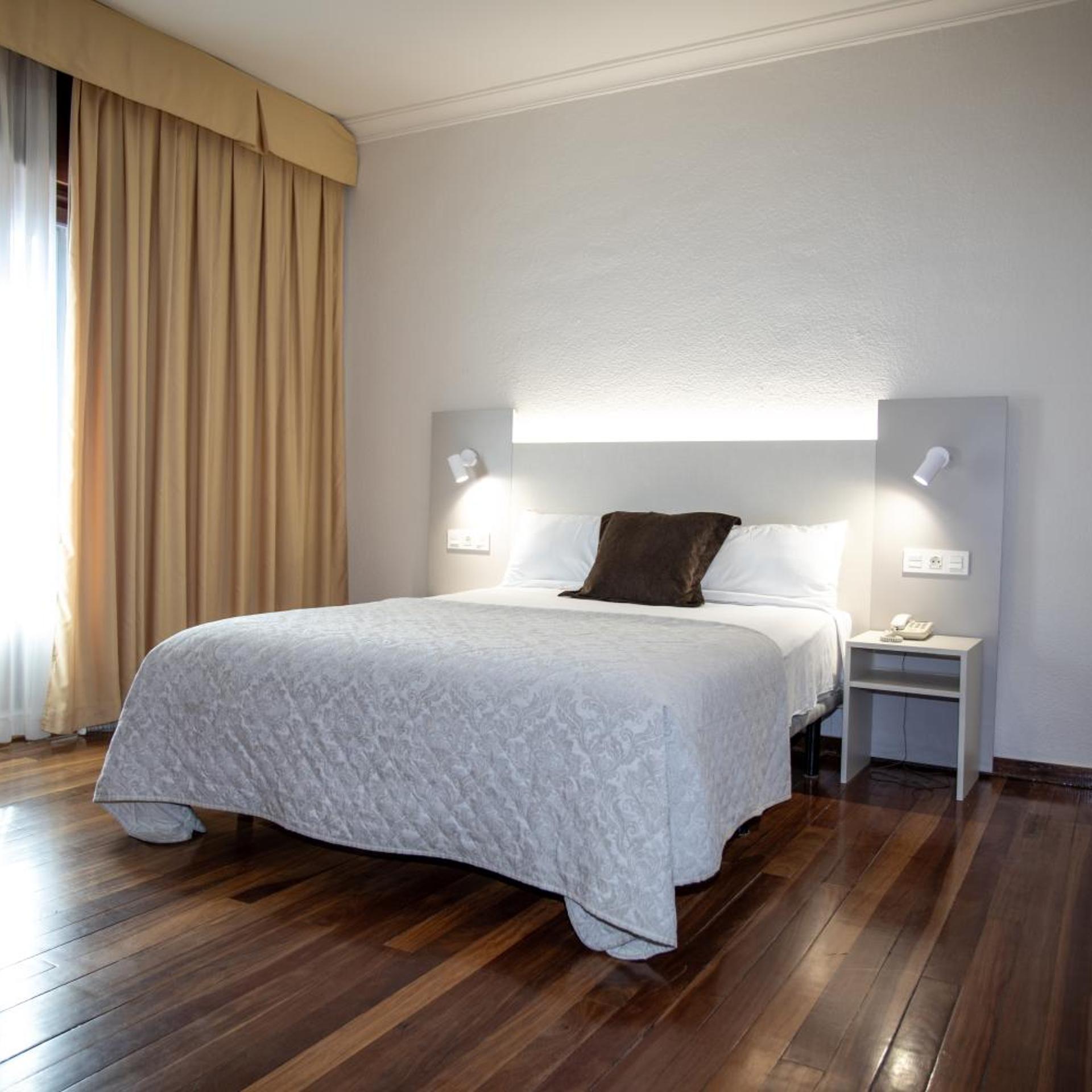 Room, Double Bed, TUDANCA MIRANDA 2/9
