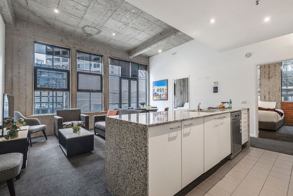 Punthill Apartment Hotel - Manhattan Melbourne 11/62