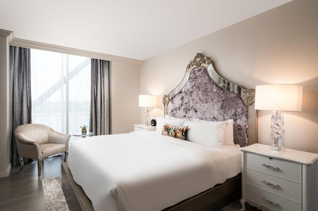 3 Rooms, Guest Room, Deluxe, King Bed, River View