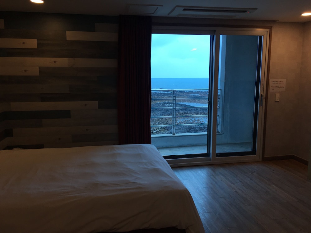 Hotel 52 28/57