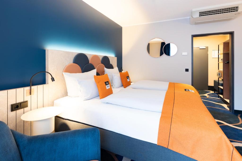 Standard, Double or Twin Bed