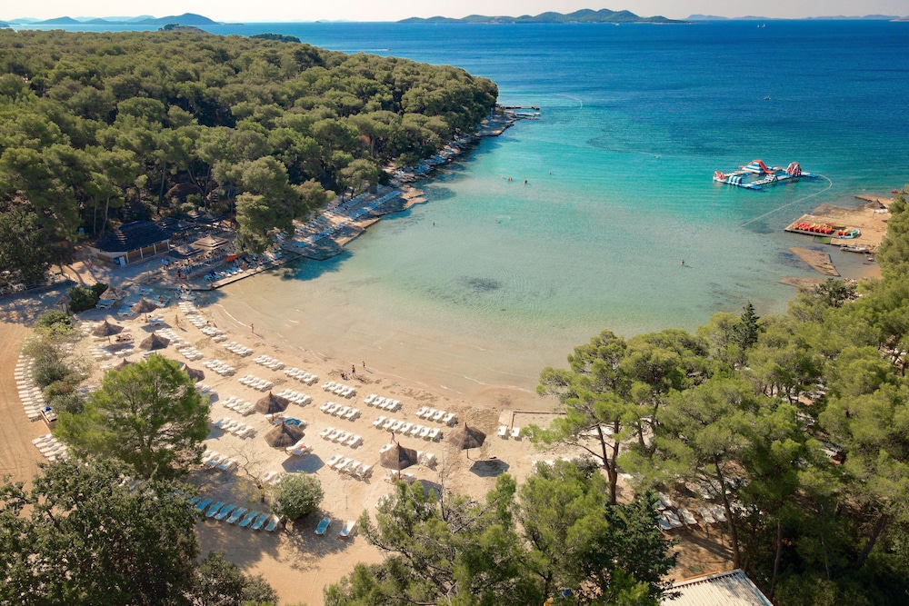 Pine Beach Pakostane 46/50