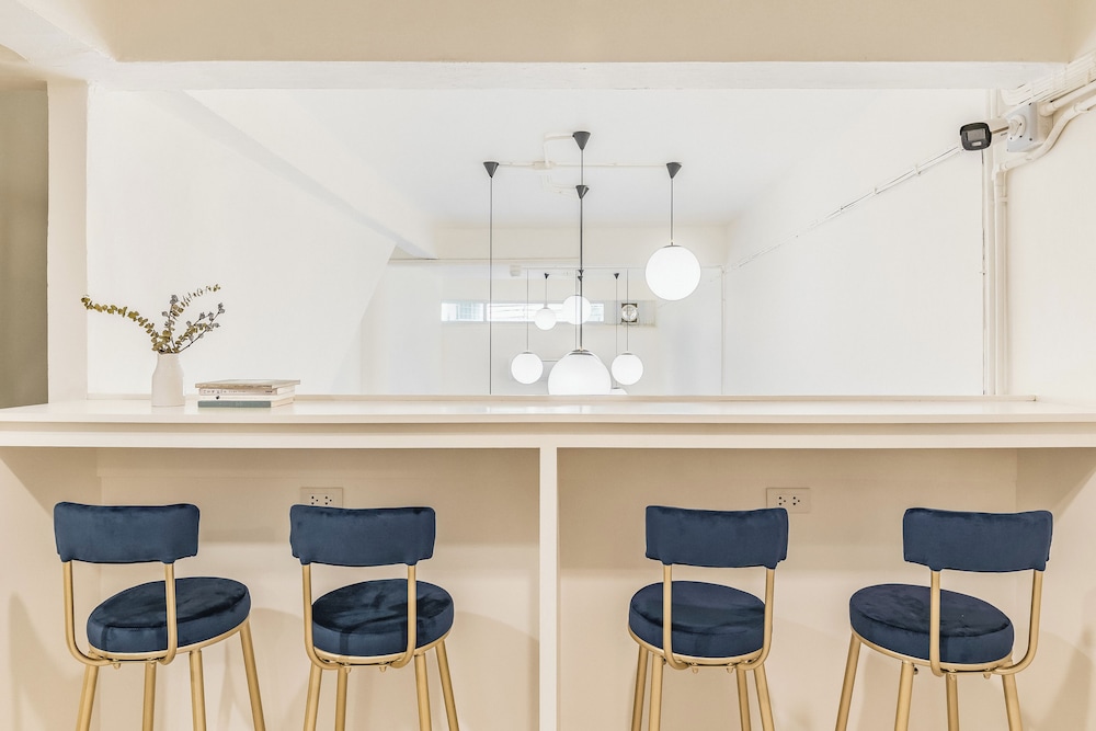 Shapel Hostel and Cafe 35/41