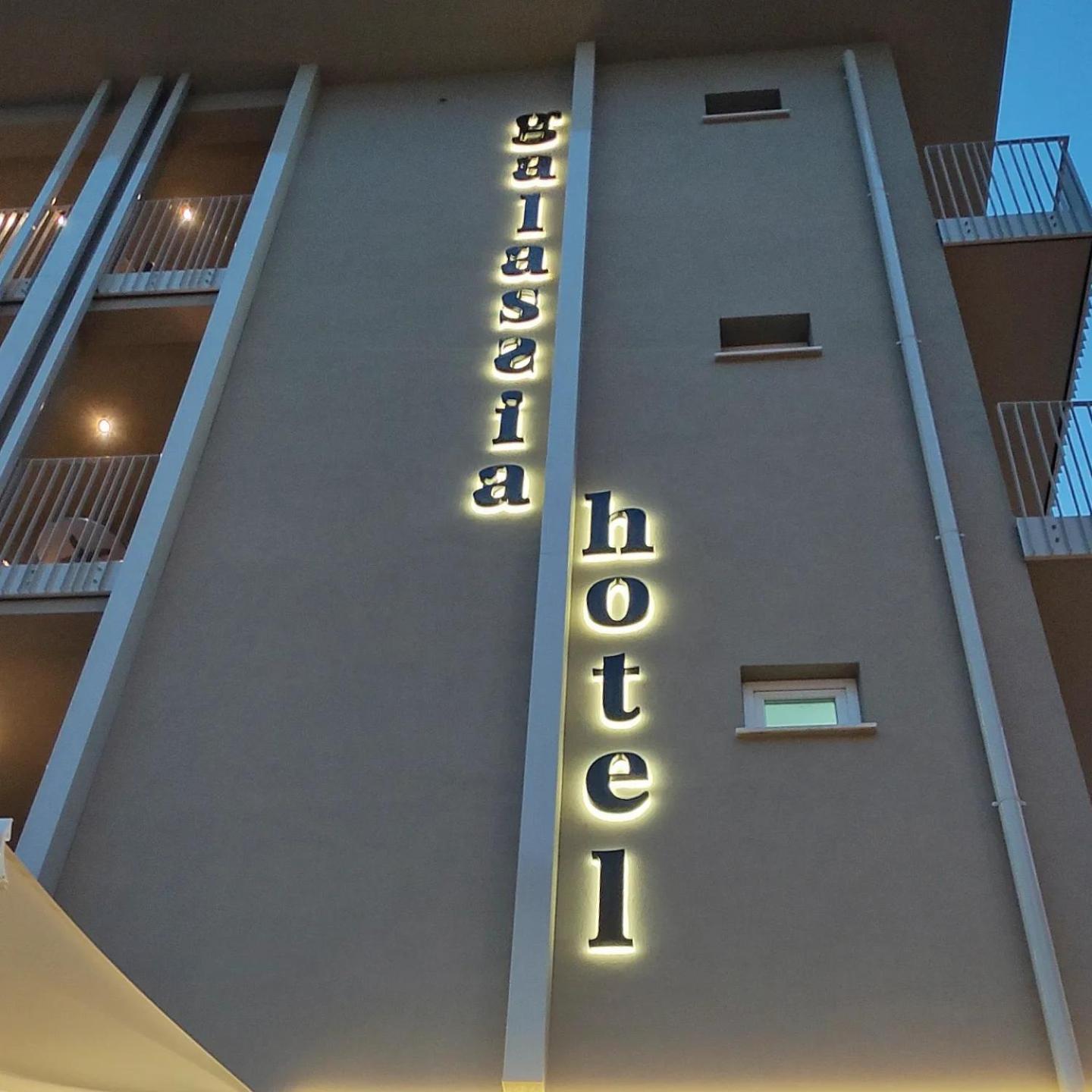 Hotel Galassia 5/50