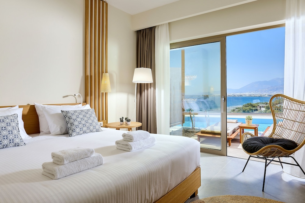 DOUBLE ROOM SWIM UP