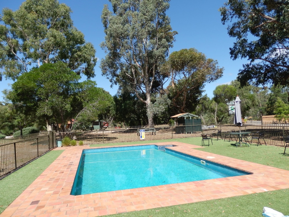 Mountain View Motor Inn & Lodges 27/36