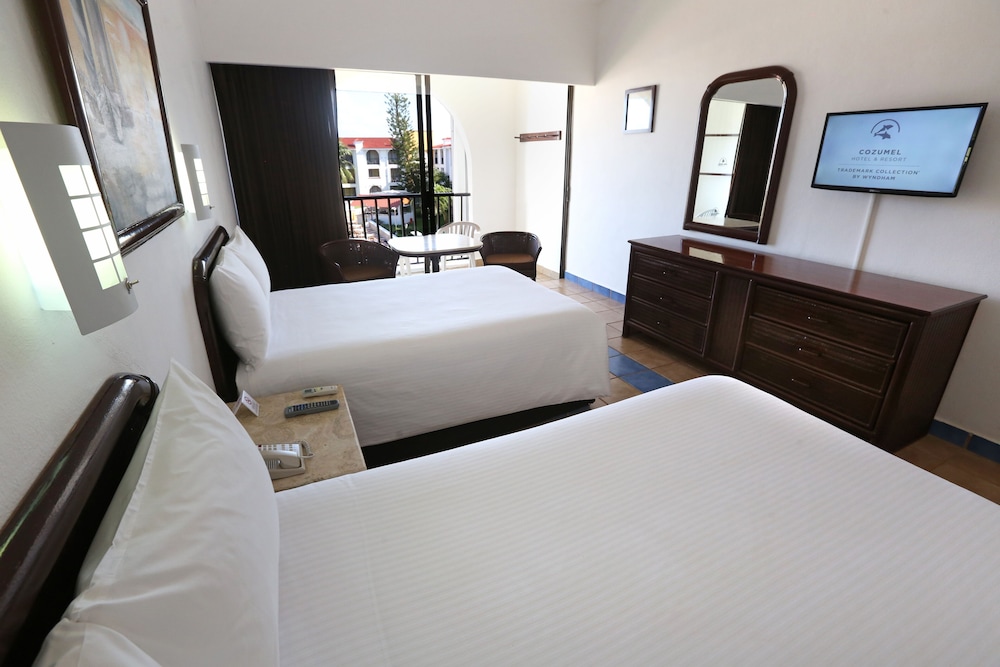 غرفة قياسية بإطلالة على المسبح، Cozumel Hotel & Resort 3/3