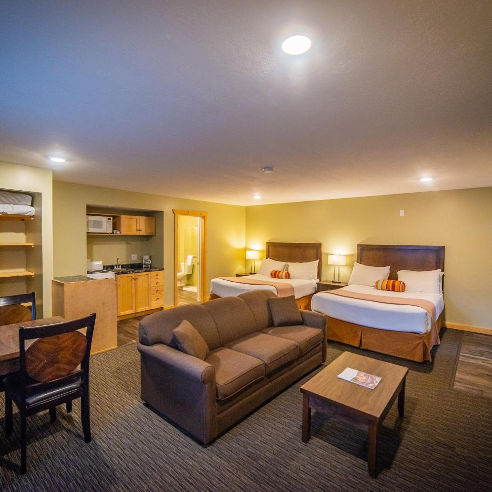 Alpine Inn & Suites 27/50