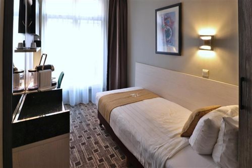 غرفة قياسية مفردة