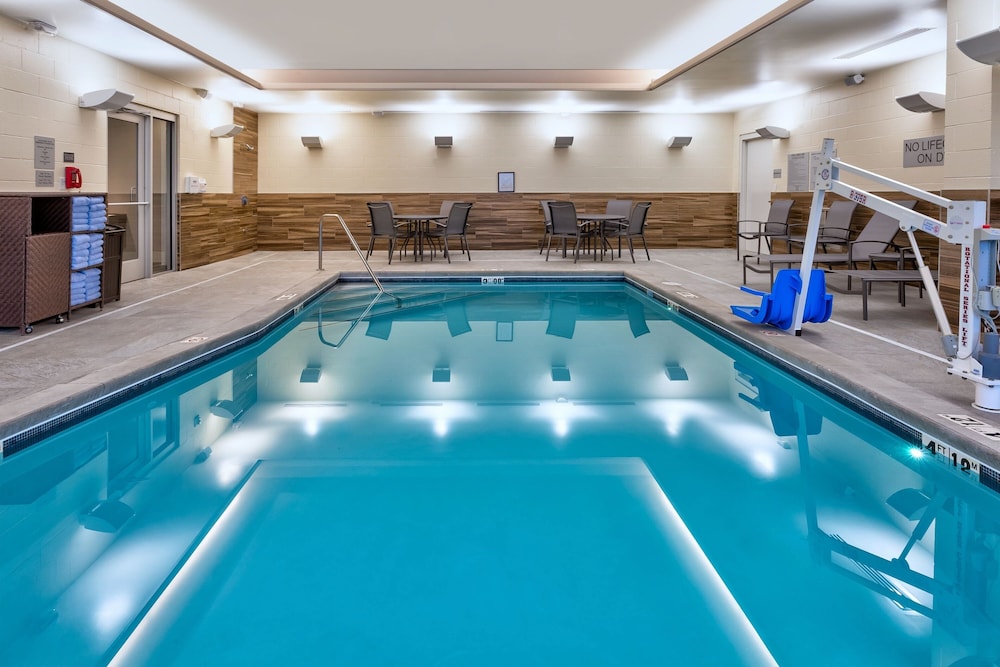 Fairfield Inn & Suites by Marriott Grand Rapids North 16/33