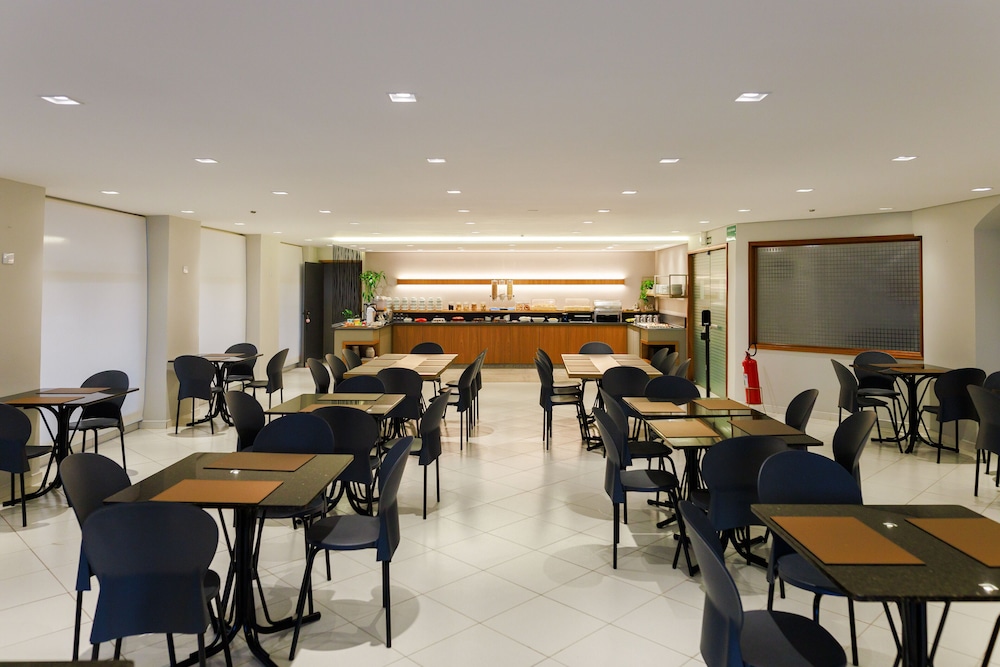 Realce Hotel 64/71