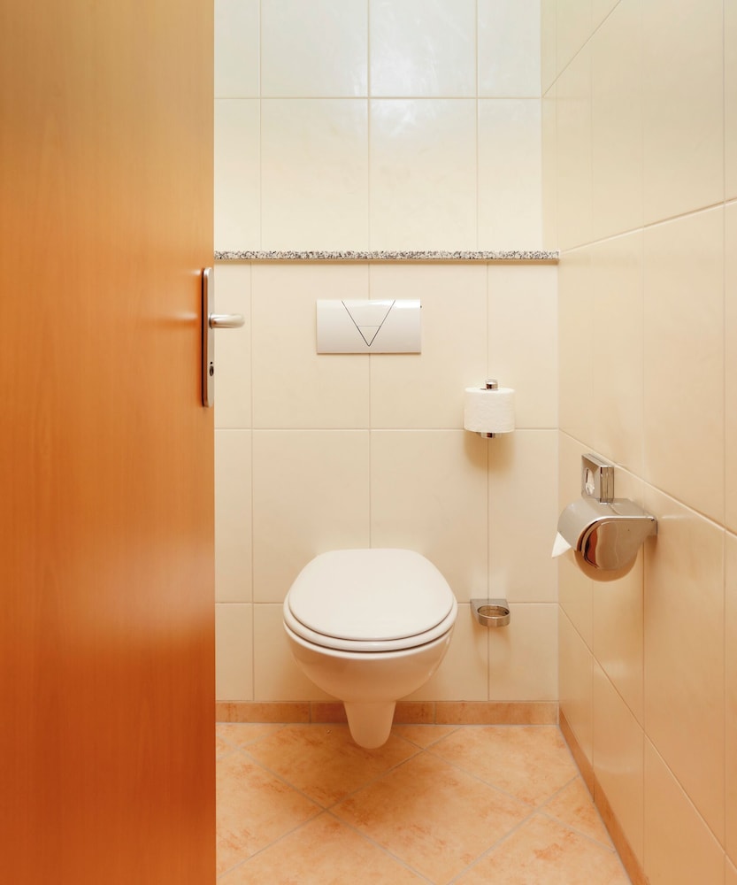 Hotel Am Rhein Wesseling 58/64