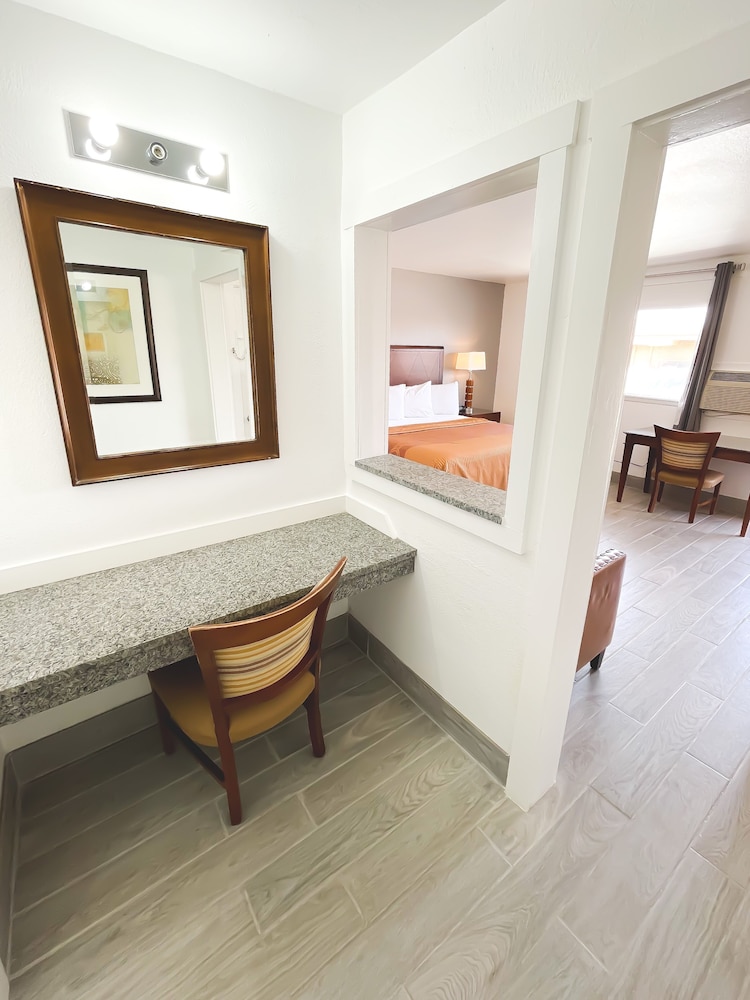 Economy Inn 15/29