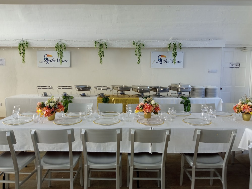 SPRING HOUSE BEQUIA 30/50