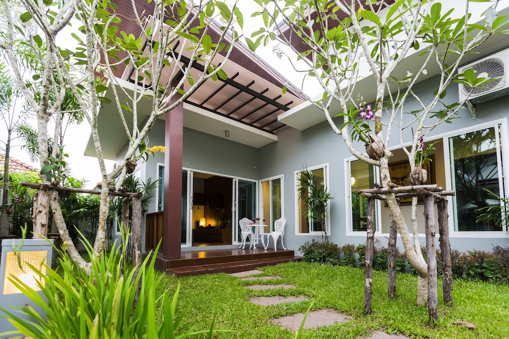 Irawan House 9/48