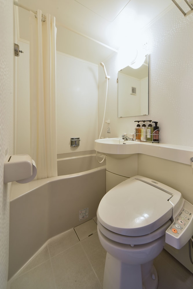 Yokohama Heiwa Plaza Hotel 42/42