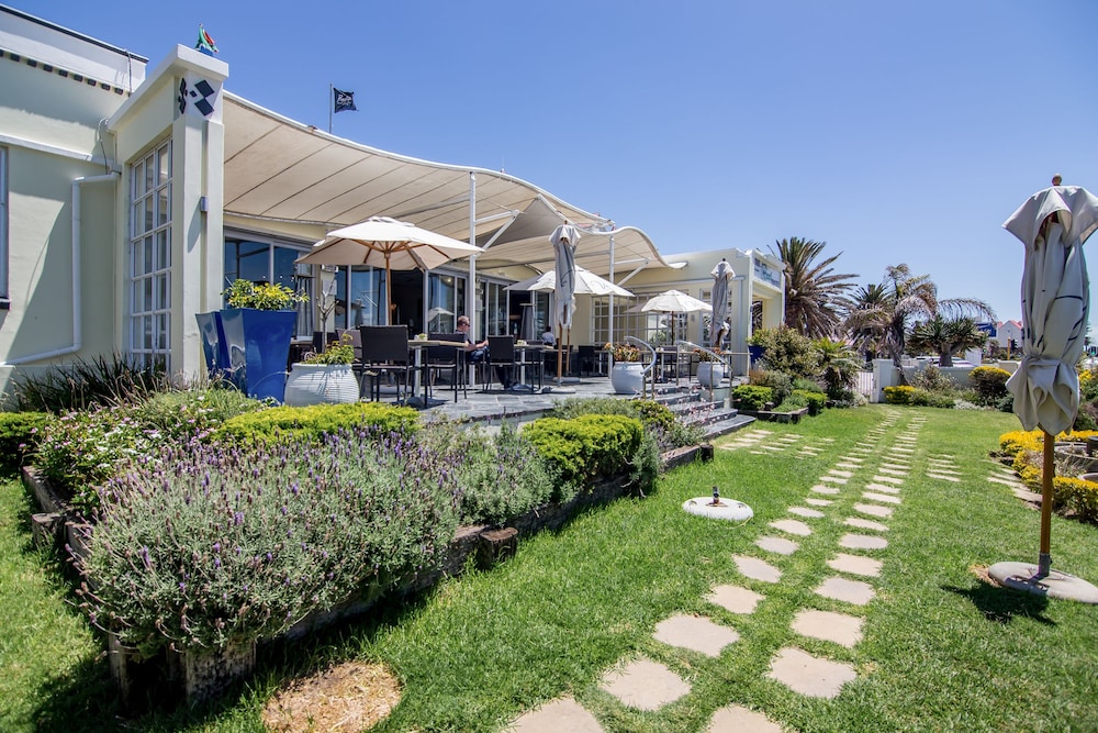 The Beach Hotel 65/72