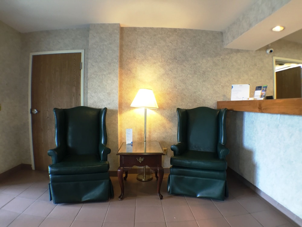 Super 8 By Wyndham Canandaigua 20/23