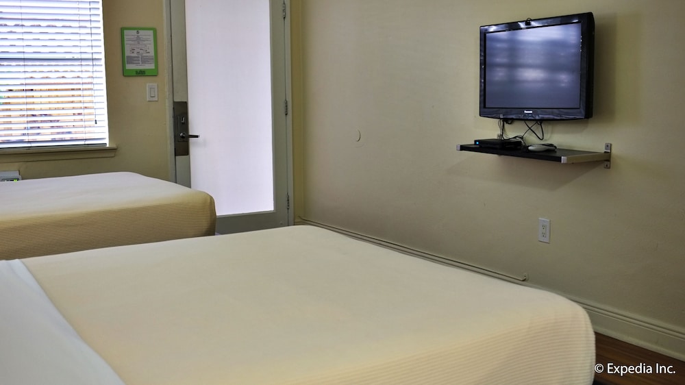 SUITES ON SOUTH BEACH 21/65