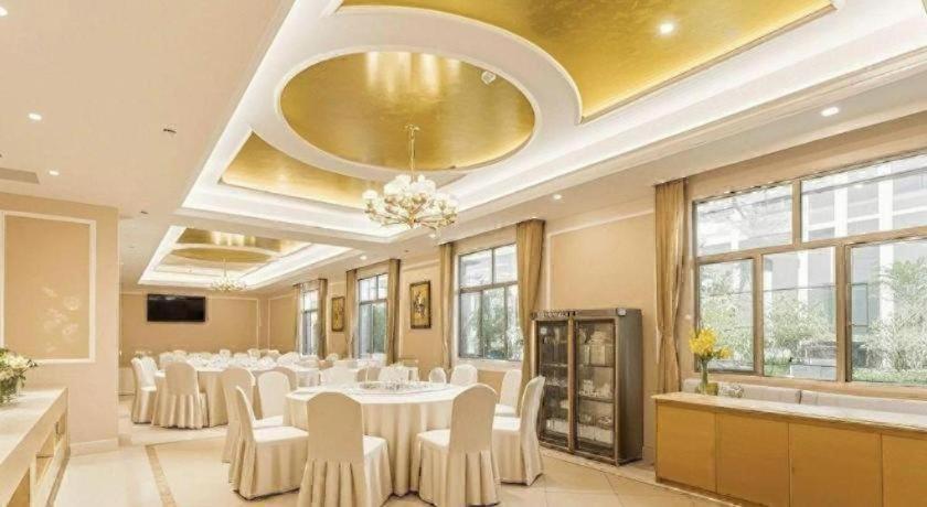 Vienna Hotel (Foshan Wenhua North Road) 35/56