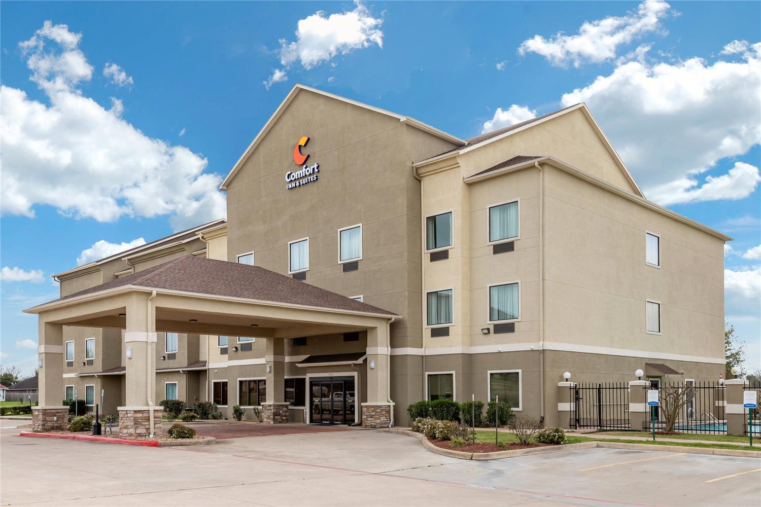 Comfort Inn & Suites Navasota 26/28