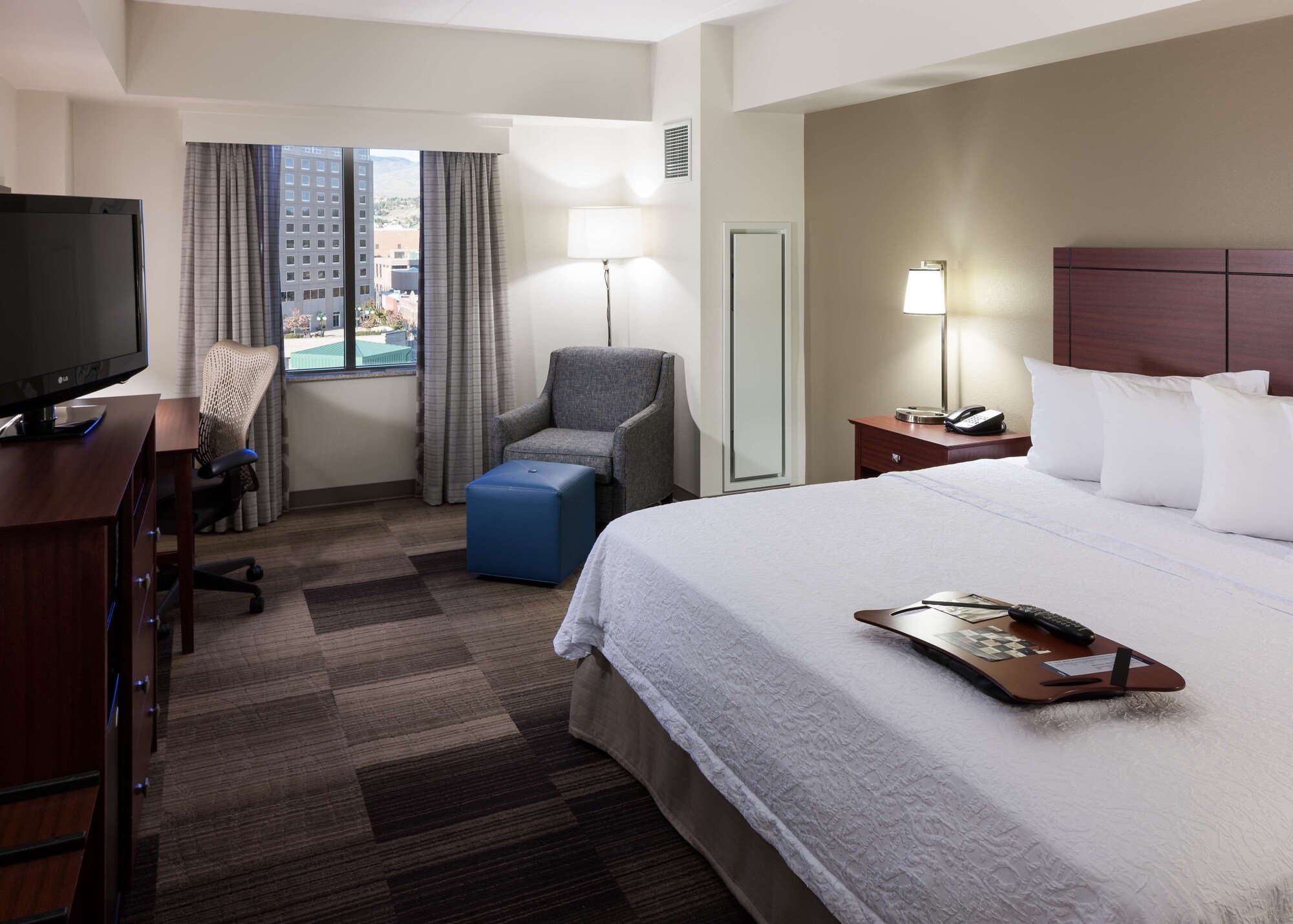 ROOM, KING BED
