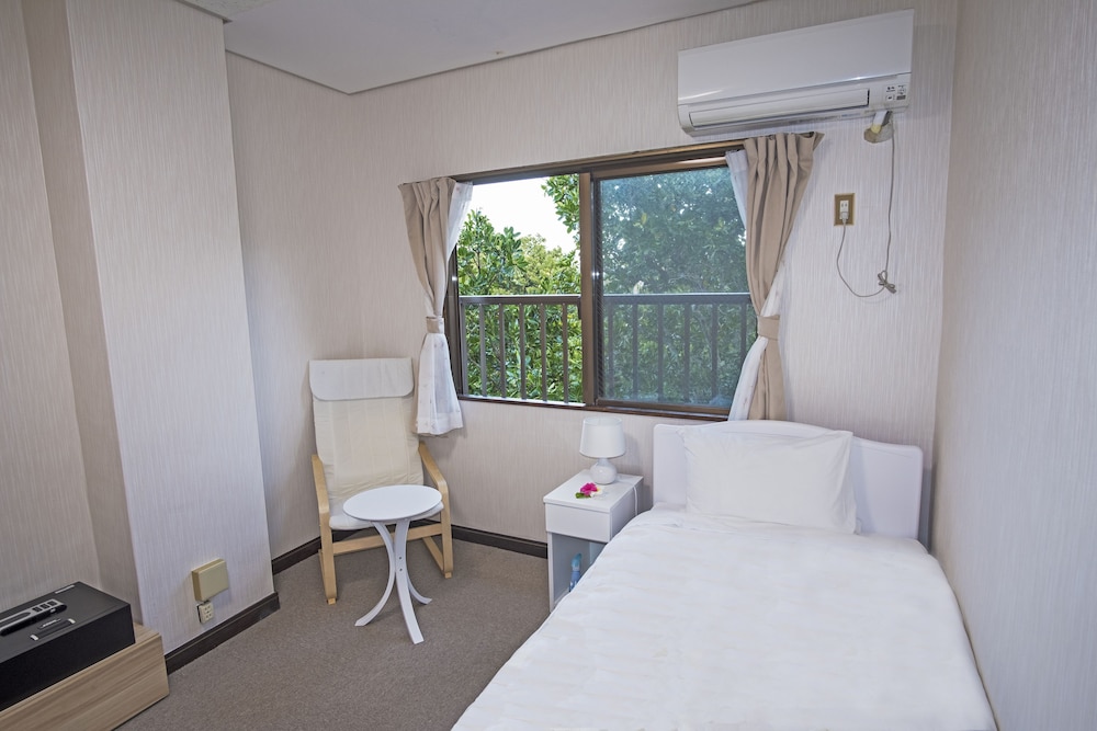 Hotel Hoshitate Iriomotejima (ex Seaside Hotel Blue Moon) 5/28