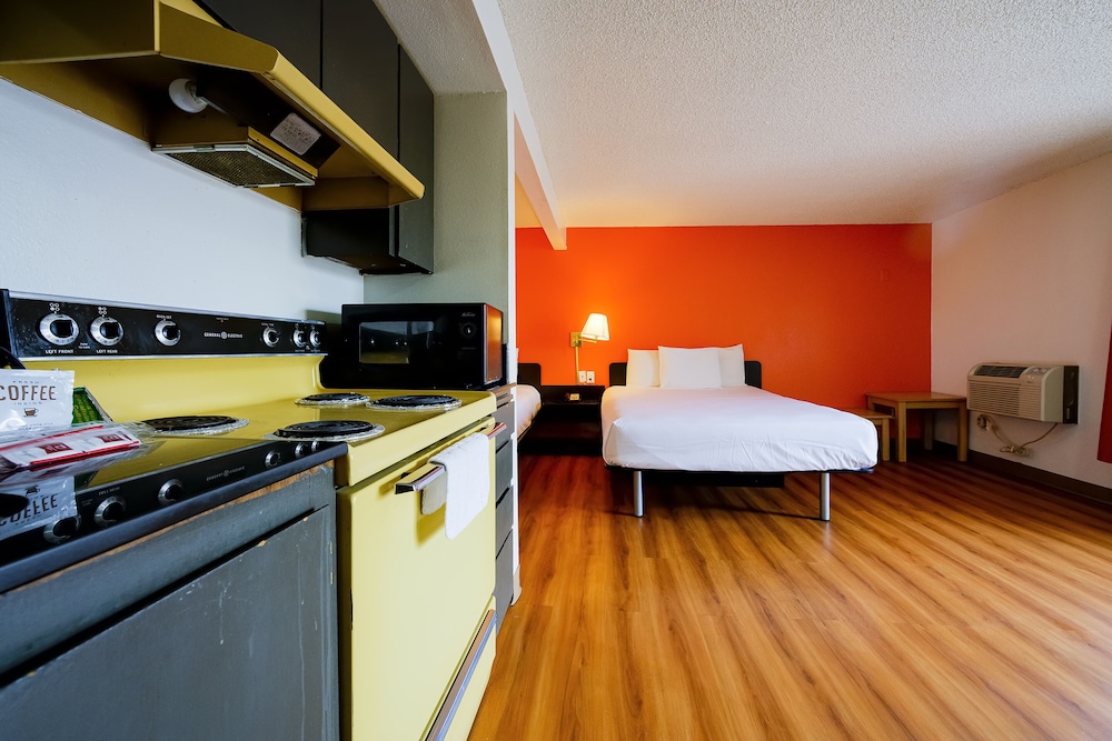 Hermiston Inn & Suites 17/50