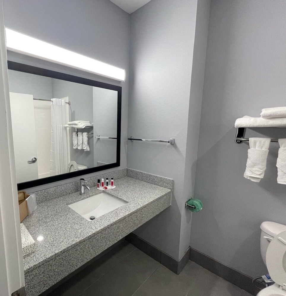 Days Inn by Wyndham Zachary LA 35/37