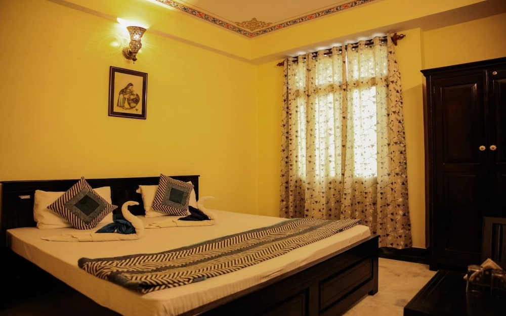 Nahar Singh Haveli 22/47