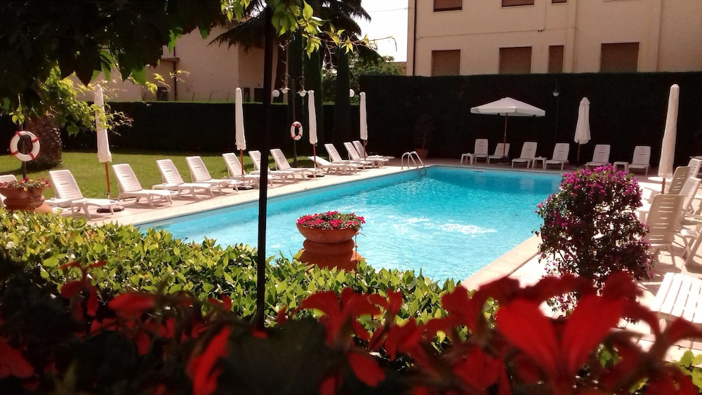 Albergo Roma 32/39