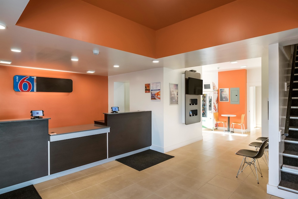 Lobby at Motel6 Moncton, NB, MONCTON