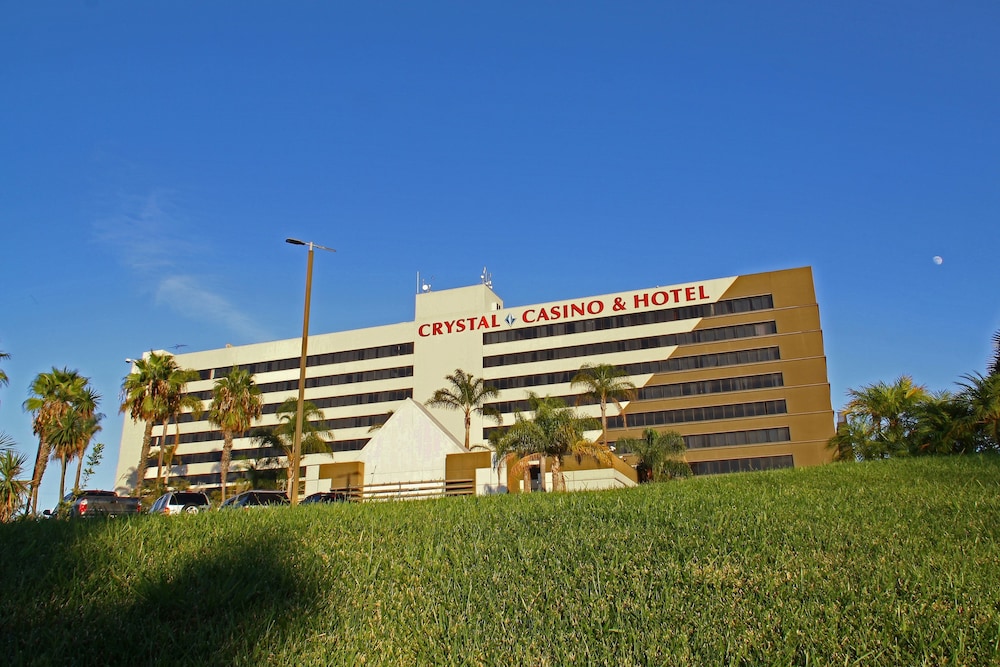 LA Crystal Hotel 65/69