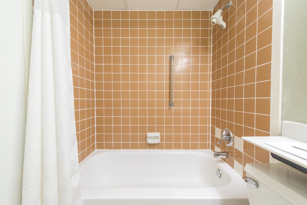 Ramada by Wyndham Vineland Millville Area 13/32