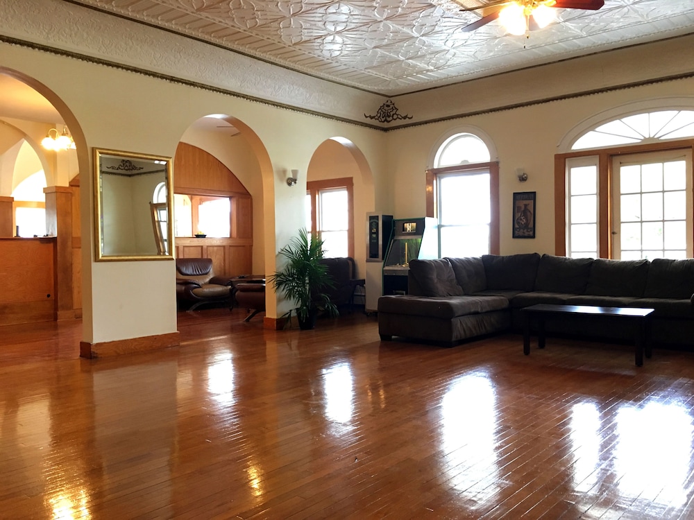 Belmar Inn 10/45