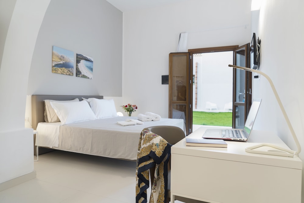 DOUBLE BED
