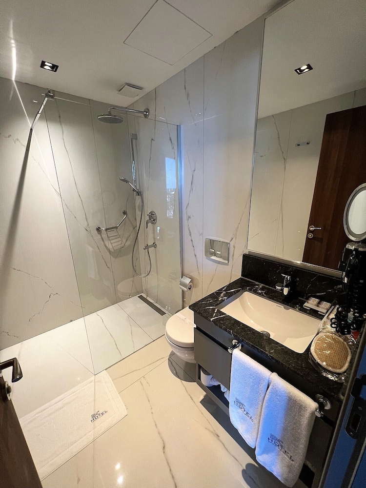 B&C Hotel Spa 36/37