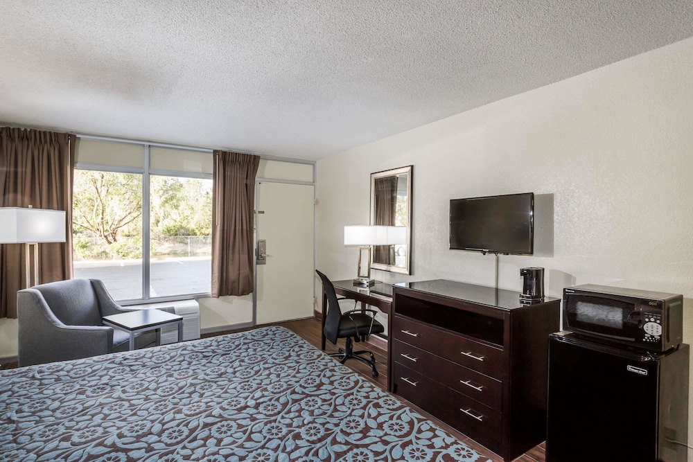 Days Inn By Wyndham Melbourne 25/34