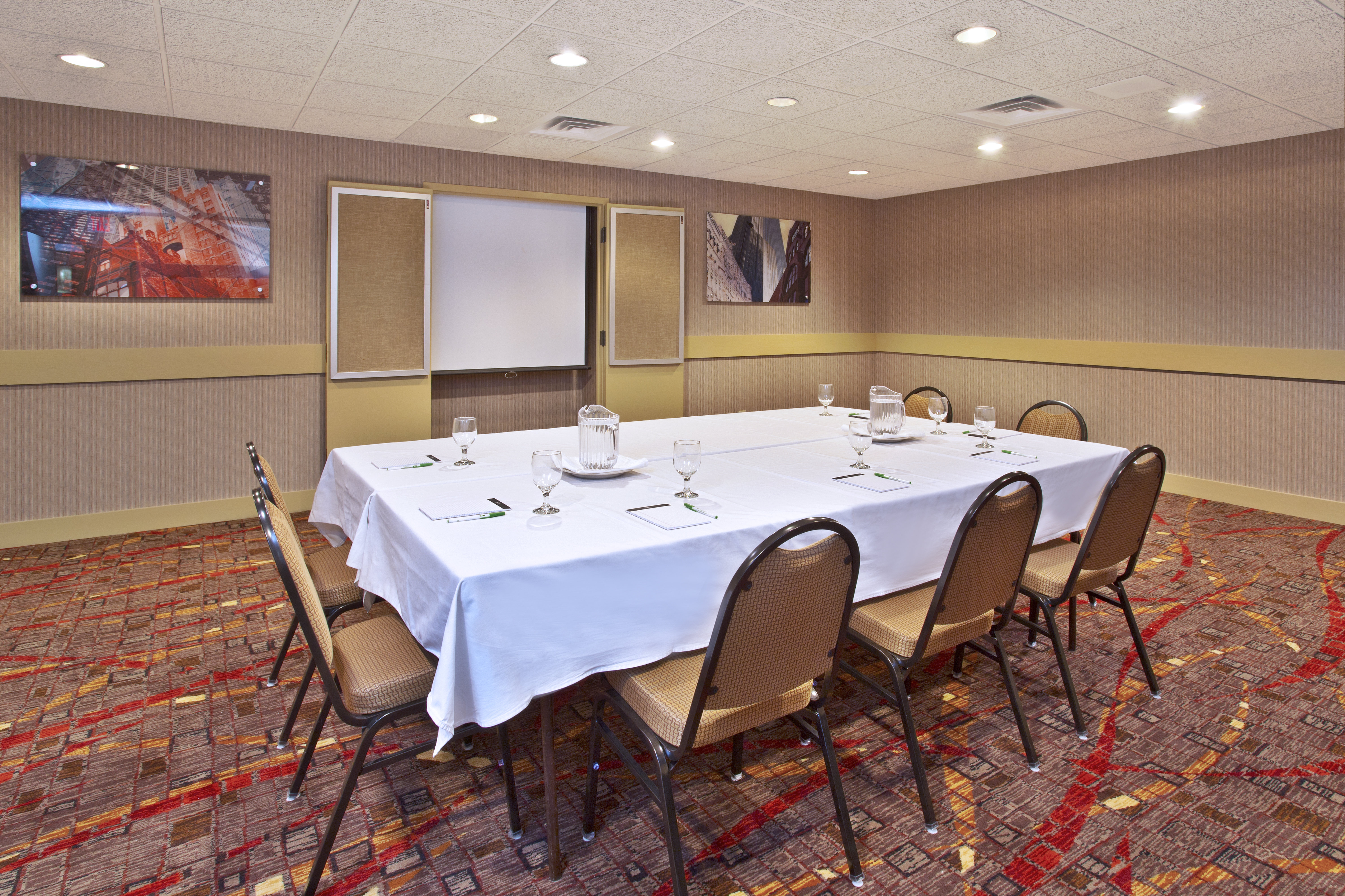 Holiday Inn Manitowoc 21/23
