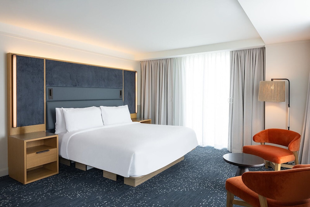 Virginia Guesthouse Hotel and Conference Center 17/50