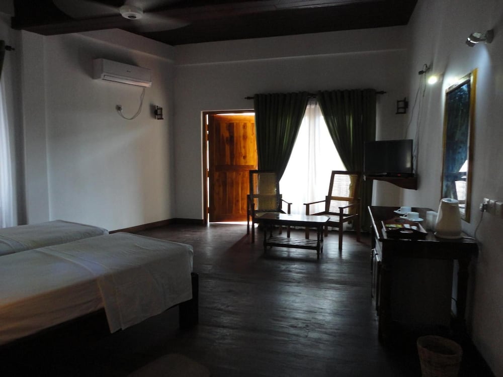 Naaval Hotel 15/45