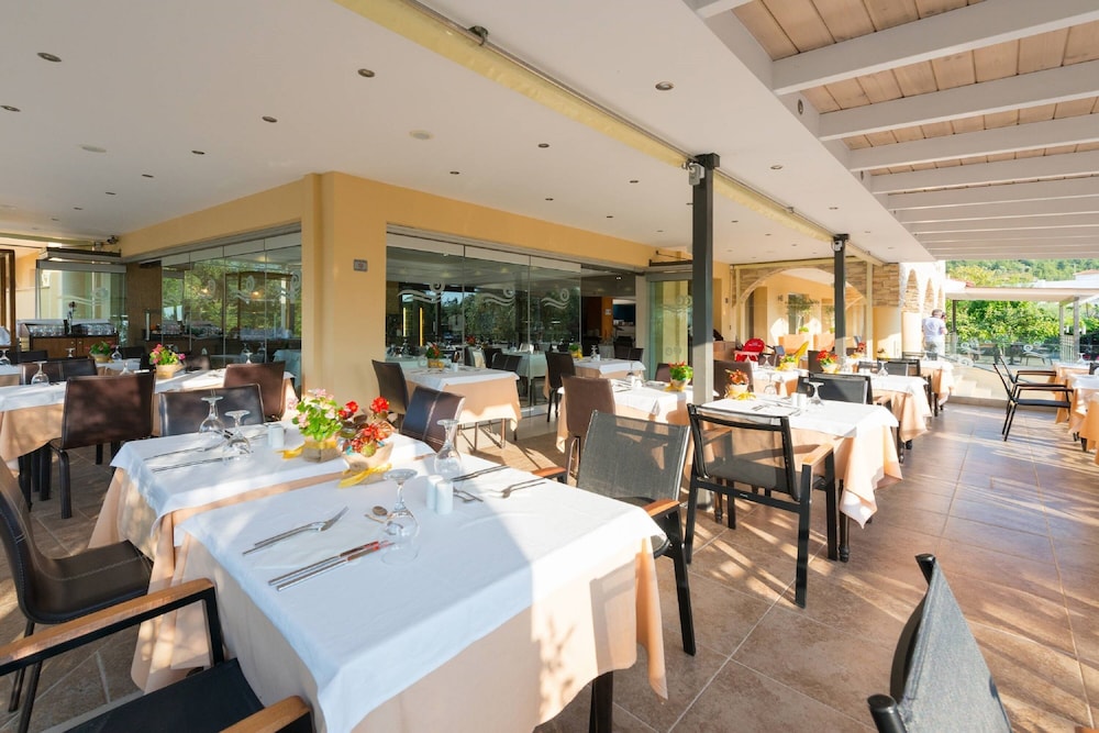 Atrium Hotel Thassos by GHH 30/50