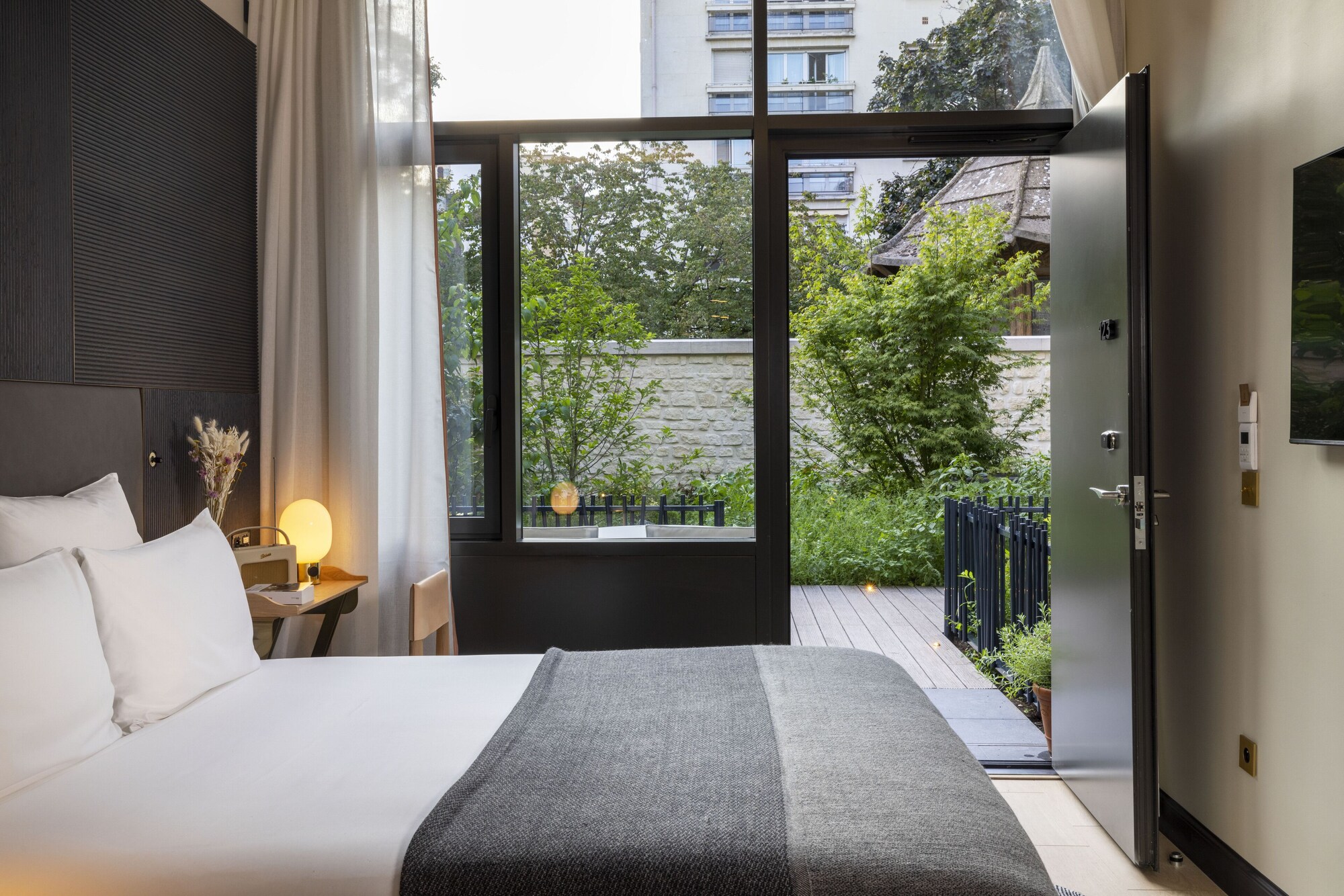 PETITE, DOUBLE BED