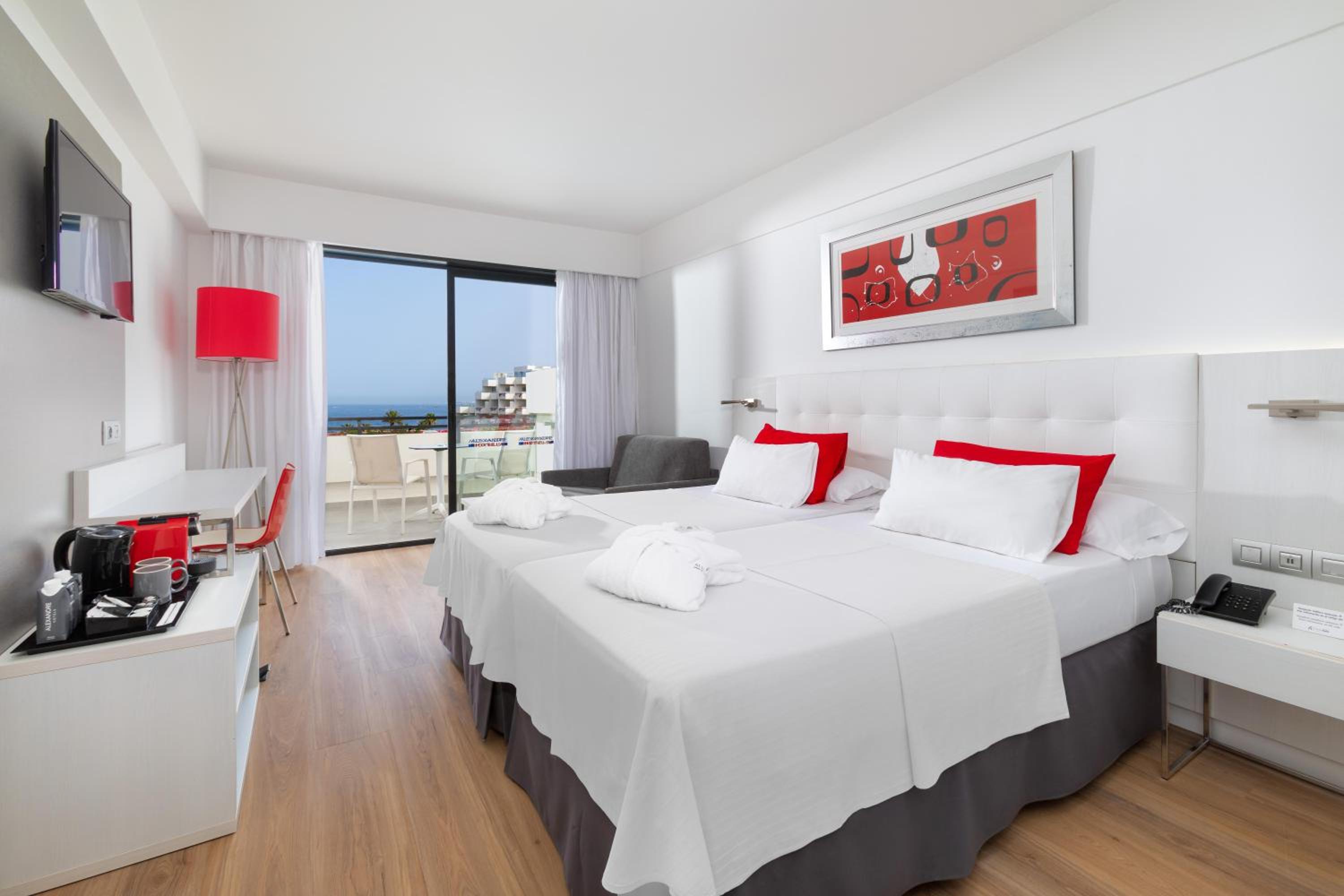 Alexandre, Standard, Twin Beds