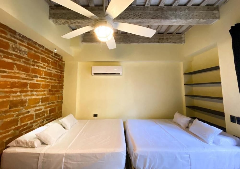 Casa Charlotte Alma Hotels 11/50