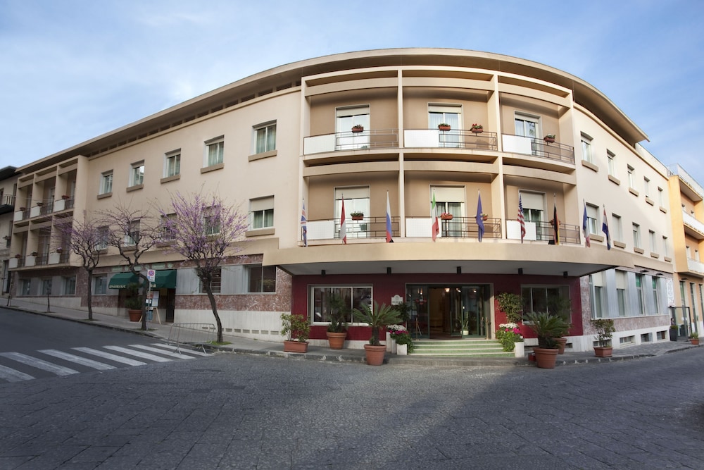 Grande Albergo Maugeri 1/50