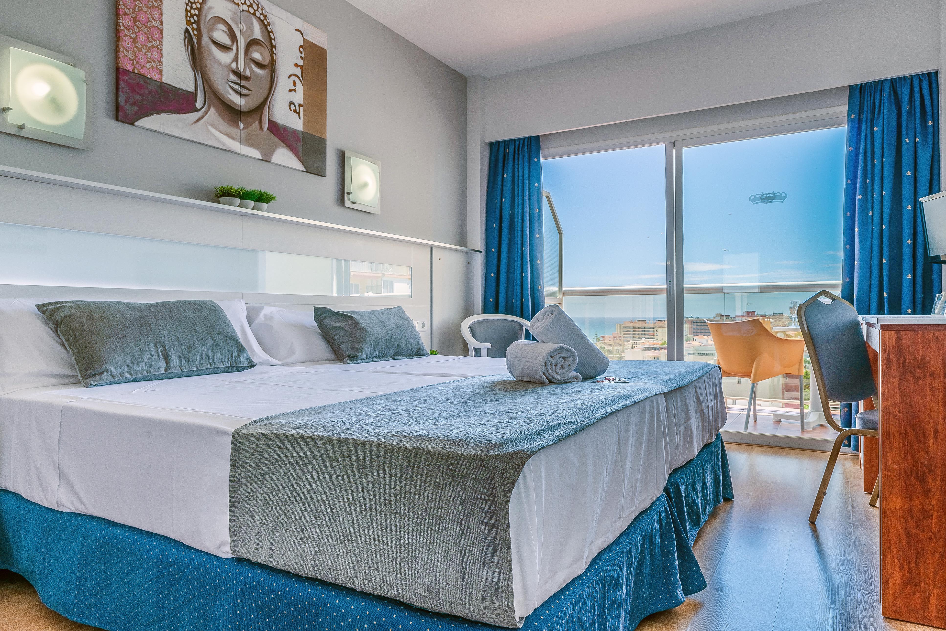 Standard, Side Sea View, Balcony or Terrace