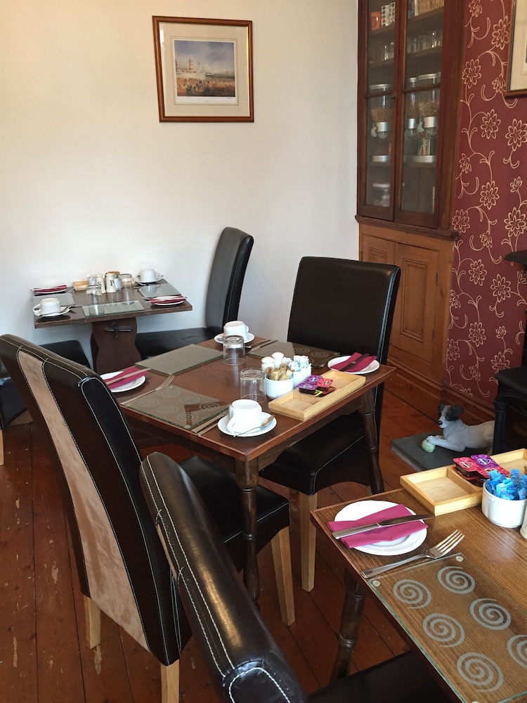 Westbury House 28/41