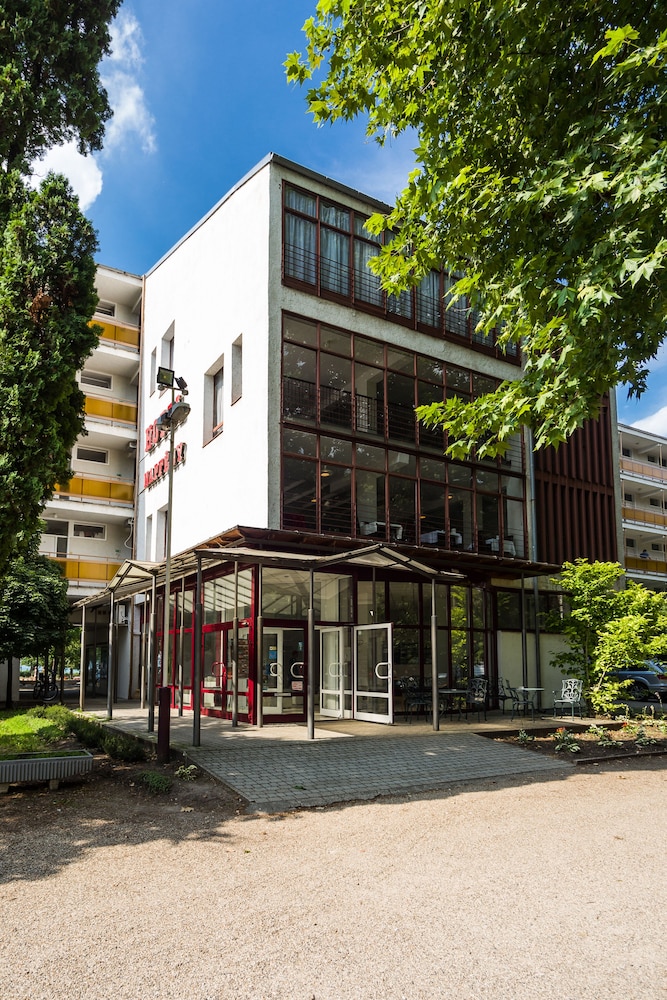 Ce Napfény Hotel 1/41