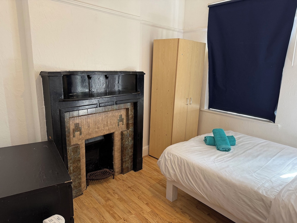 Rahal Hotel Hackney London 13/47